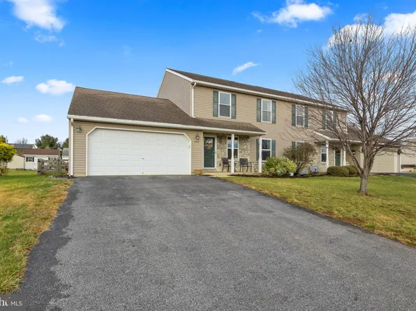 485 Daisy Dr, New Holland, PA 17557