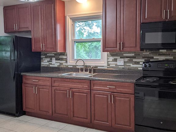 2nd image of 53 Fernwood Ave
