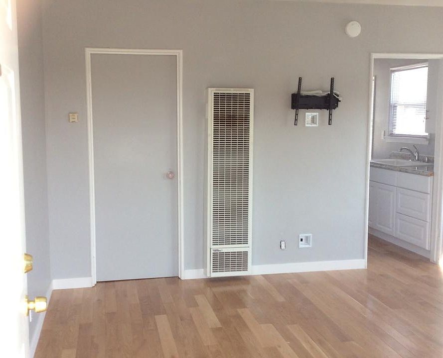 1st image of 2315 Ocean Park Blvd APT E