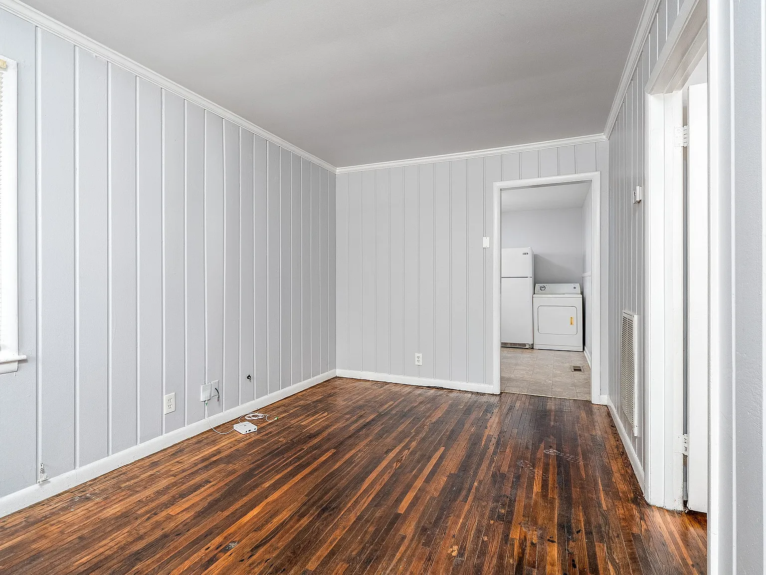 905 Thomas Ave — Photo 4
