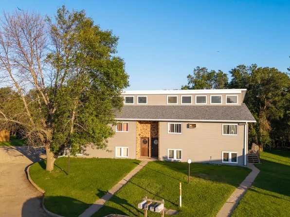 615 9th St NW, Valley City, ND 58072