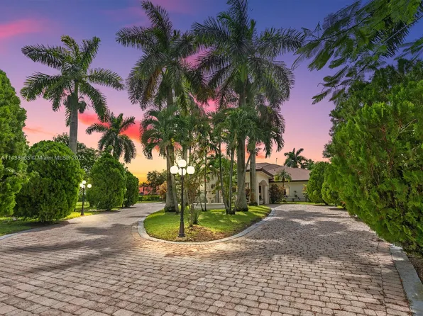 20581 SW 140th Ave, Miami, FL 33177