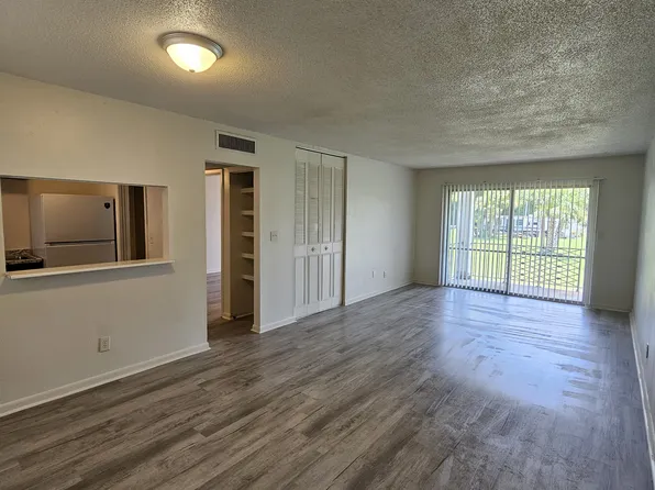 781 SE Church Ave APT 204, Lake City, FL 32025