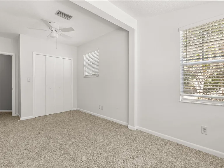 742 N Westmoreland Dr — Photo 33