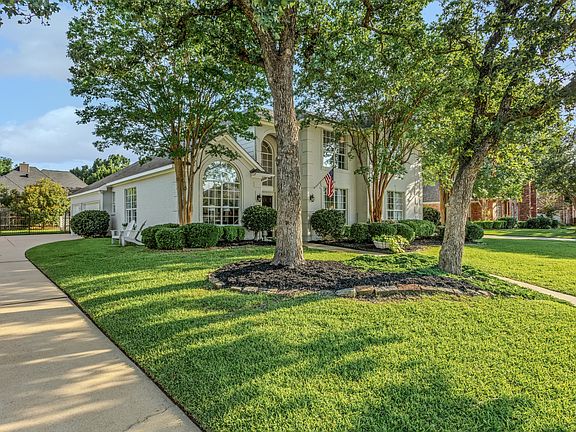 3rd image of 824 Forest Lakes Dr