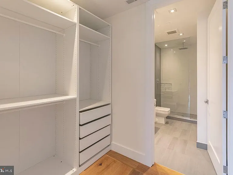 240 N 2nd St #2W — Photo 7