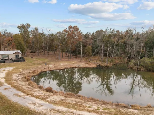 5519 County Road 327, Buffalo, TX 75831