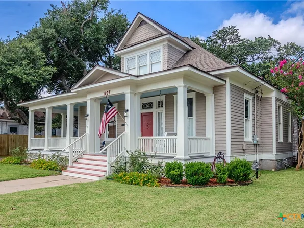 1207 N Bridge St, Victoria, TX 77901
