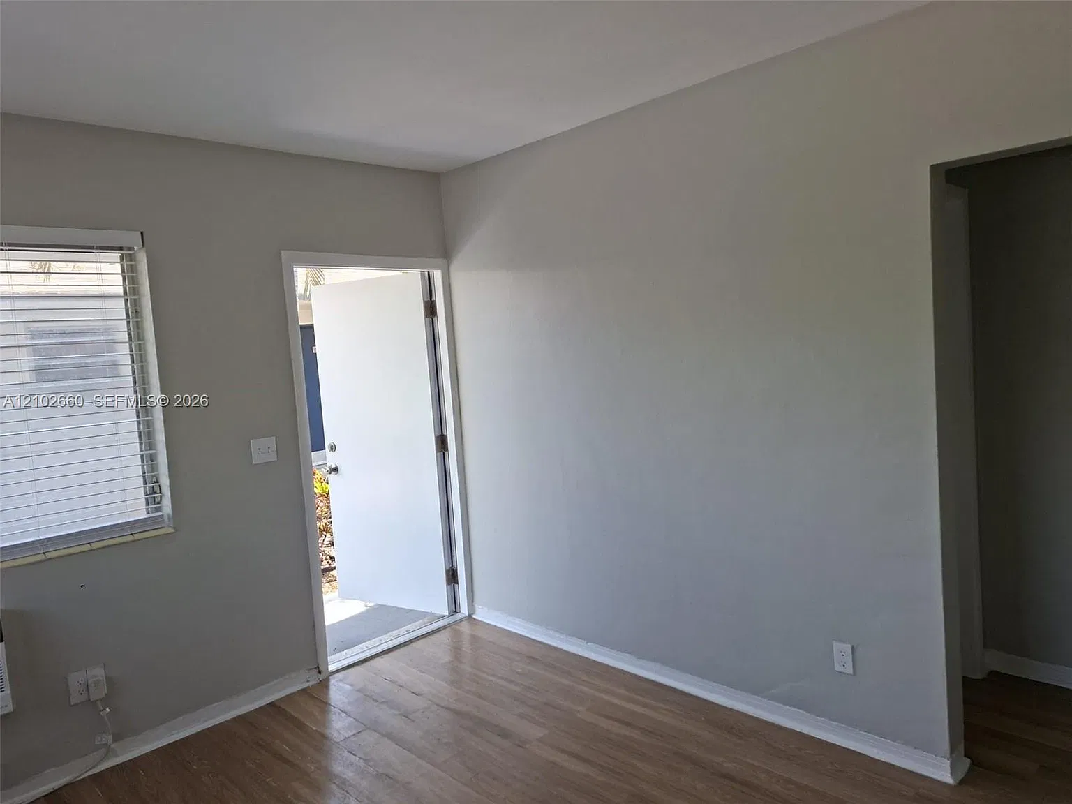 13035 Emerald Dr — Photo 3