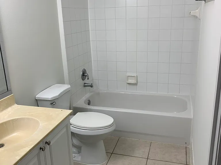 2080 Greenview Shores Blvd #404 — Photo 8