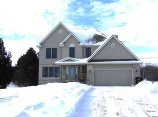 10439 Nixon Rd, Grand Ledge, MI 48837