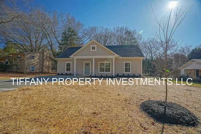 242 Acorn Acres Rd — Photo 1