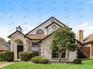 2411 Weatherby Dr, Mesquite, TX 75181