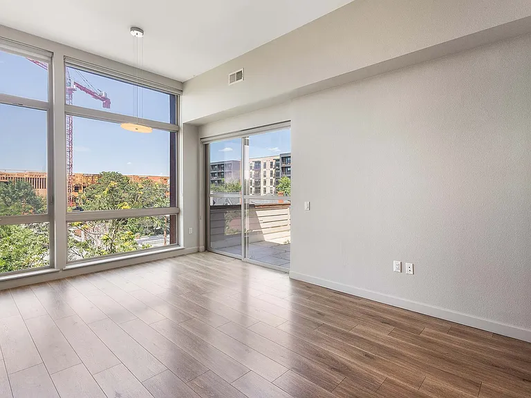 E14 Apartments — Photo 36