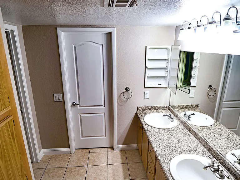 5055 W Hacienda Ave #2017 — Photo 4