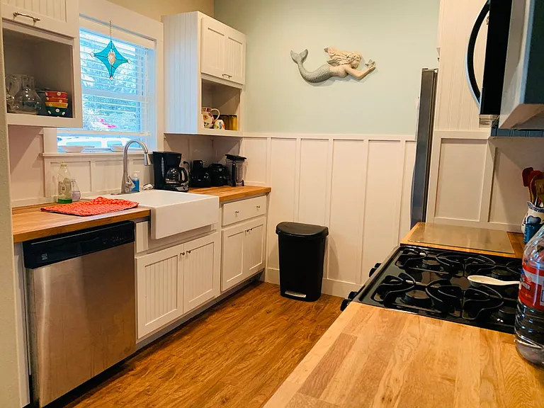 204 Sailhouse Way — Photo 2