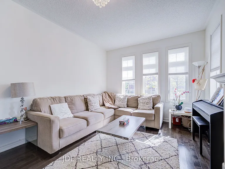 1139 Cenotaph Blvd — Photo 13