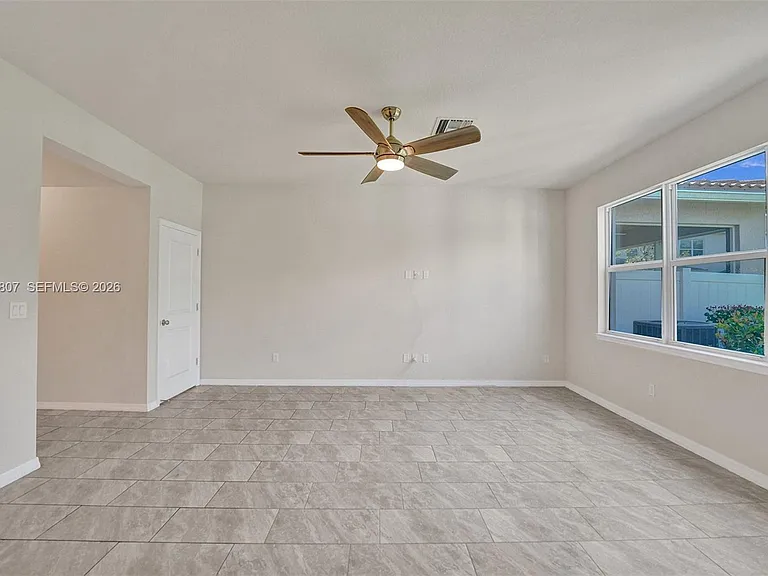 4764 Eucalyptus Dr — Photo 12