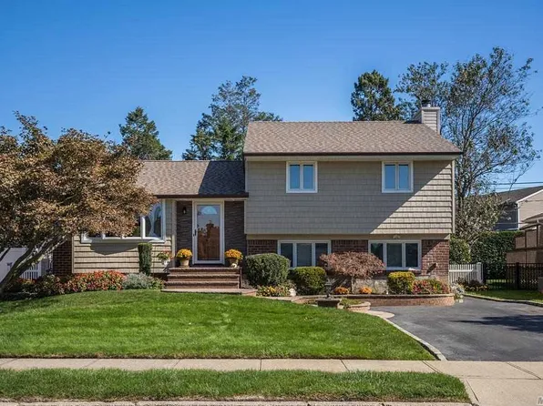 39 Macarthur Ave, Plainview, NY 11803