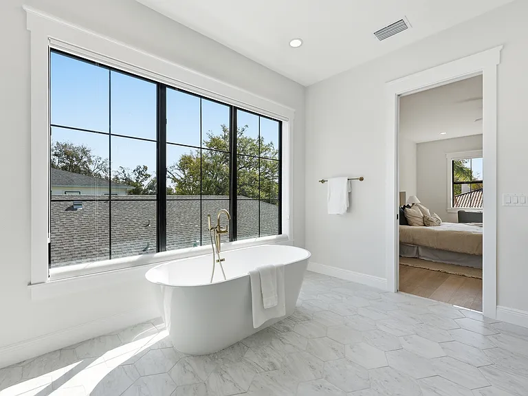 920 W Alfred St — Photo 20