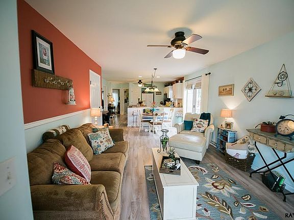 2nd image of 105 Waneta St