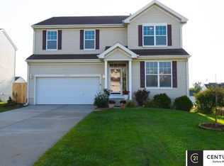 2313 S Mineral Dr, Papillion, NE 68046