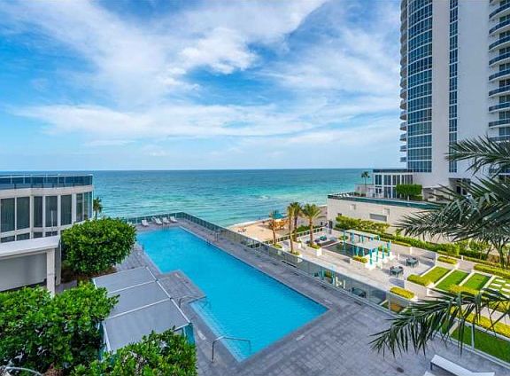 3rd image of 15901 Collins Ave APT 607