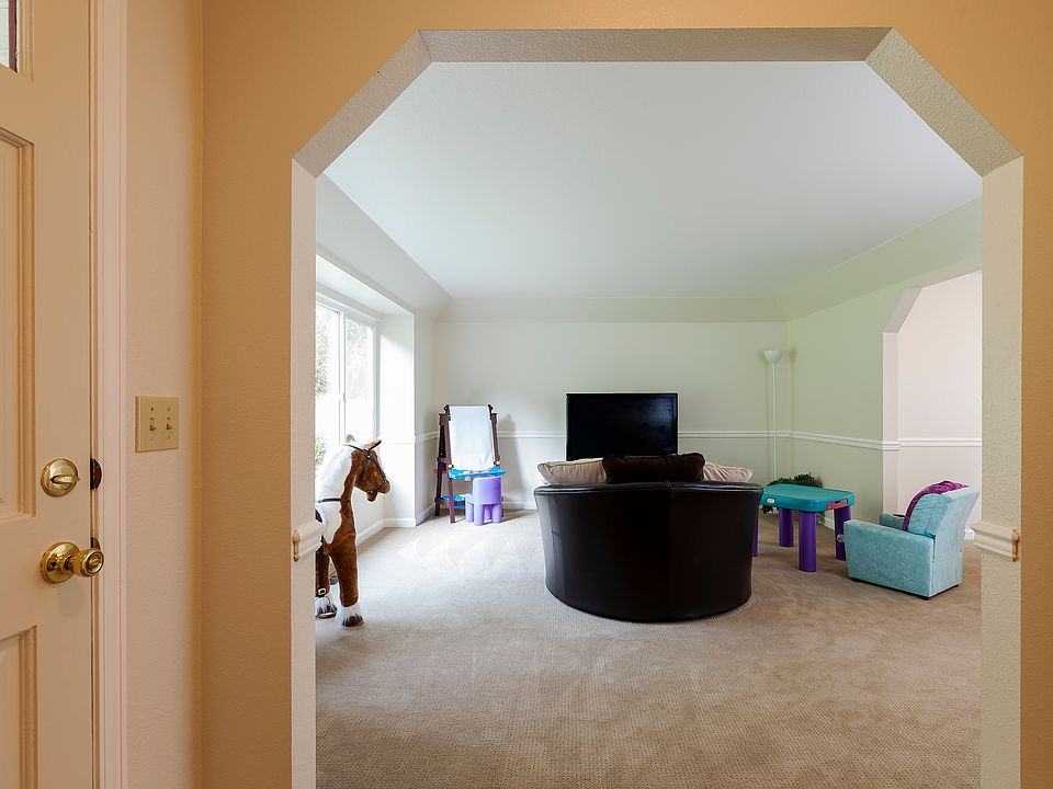 1st image of 5445 Diamond Pl NE