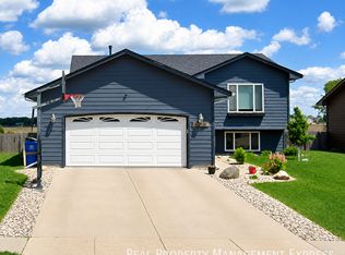 3920 S Stanford Ave, Sioux Falls, SD 57106