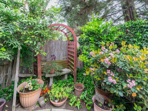 510 Village Court, Dinuba, CA 93618