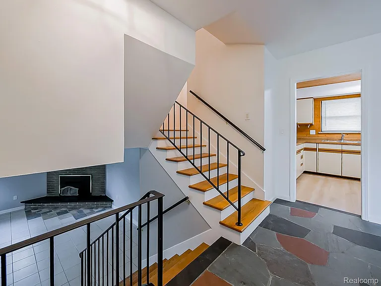 7580 Thornwood St — Photo 37