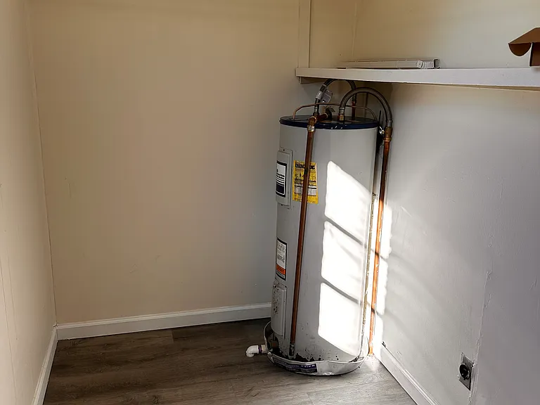 5460 Bertie Ave #D — Photo 2