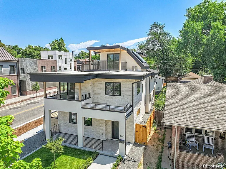 300 S Franklin St — Photo 48