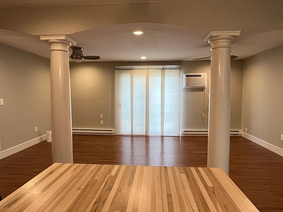 382 Great Rd #302