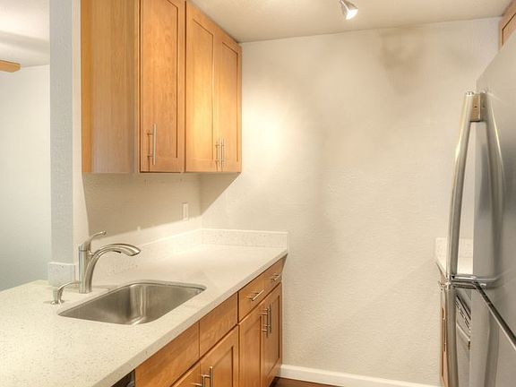 3rd image of 12527 Roosevelt Way NE APT 107