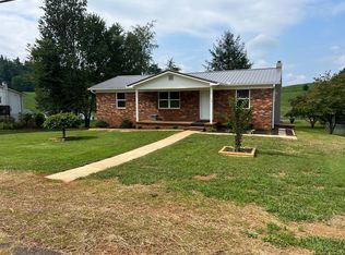 138 Midway Dr, Elizabethton, TN 37643