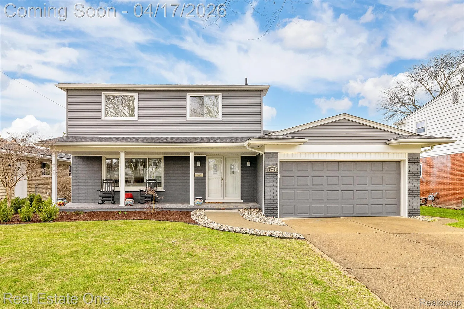 23261 Robert John St photo 1