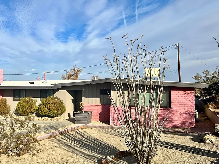 5673 Skyview Ln — Photo 32