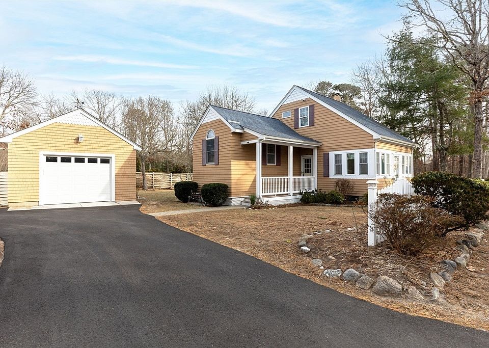 1st image of 14 Briarwood Dr