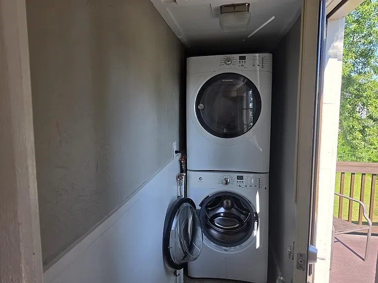2 Lee St #A — Photo 7