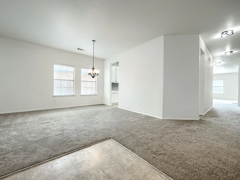 3121 Grant St — Photo 3