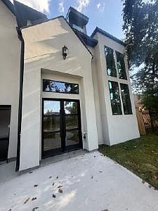 5th image of 416 Eleanor St