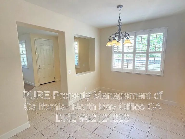 901 Colabianchi Ln — Photo 3