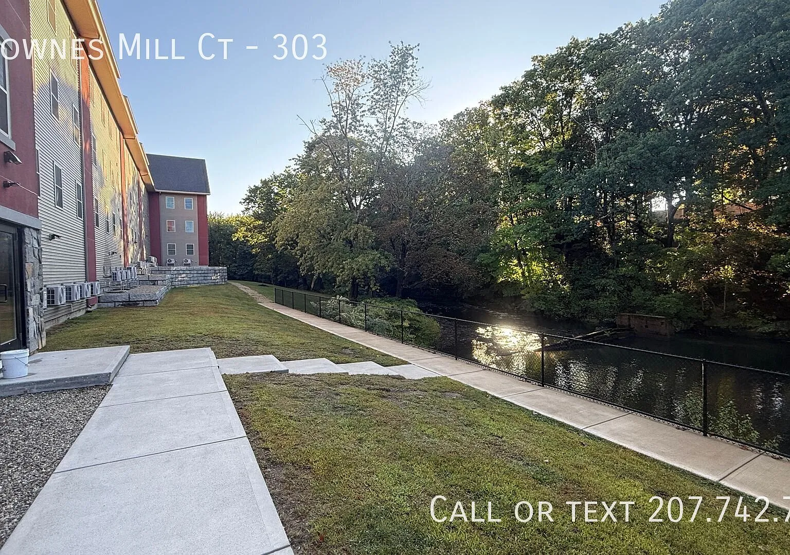 Large 2BR Modern Condo-2 Parking Spaces-Laundry in Unit — Photo 2