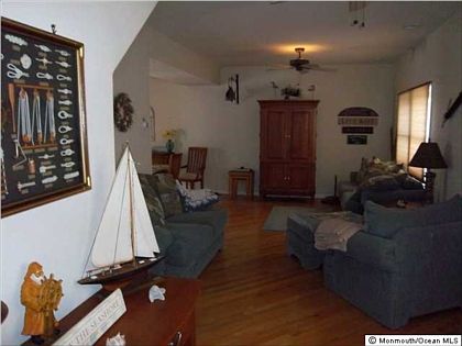 4th image of 1700B Washington Ave #B