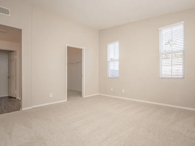 Laurel Canyon Apartment Homes — Photo 33
