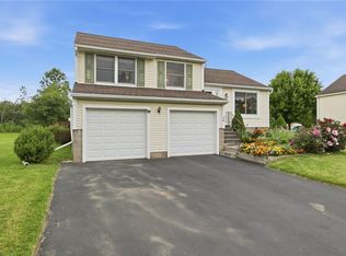 74 Galway Dr, Rochester, NY 14623