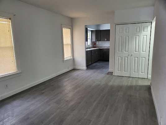 5th image of 445 N Clarendon St