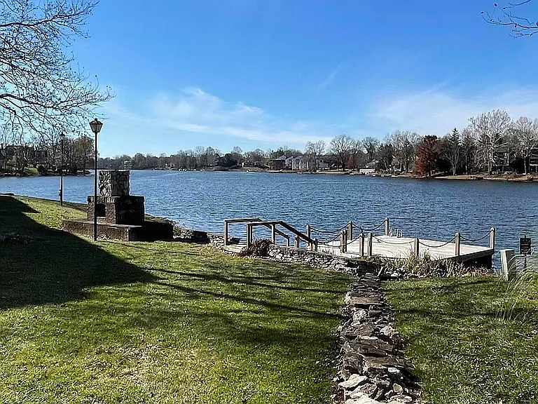 2414 Lake Park Rd — Photo 17