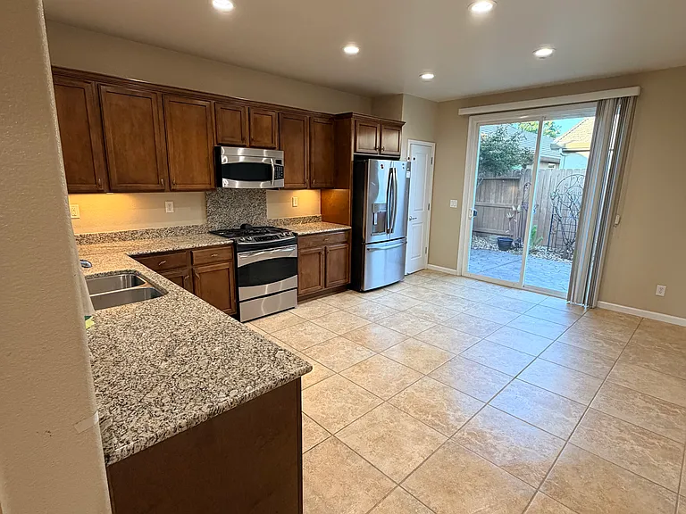 9855 Sheffield Way — Photo 7